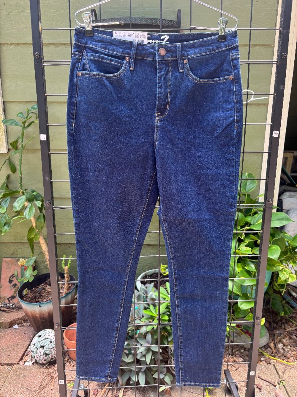 NWT Ladies Sz 10  Seven 7 Jeans